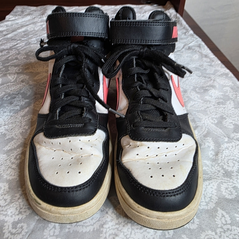 Nike Court Borough Mid 2 sneakers Pink, Black, And White Girls Size 6 - Picture 3 of 7